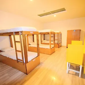 https://bauhouse-hostel.cuenca-hotels.com